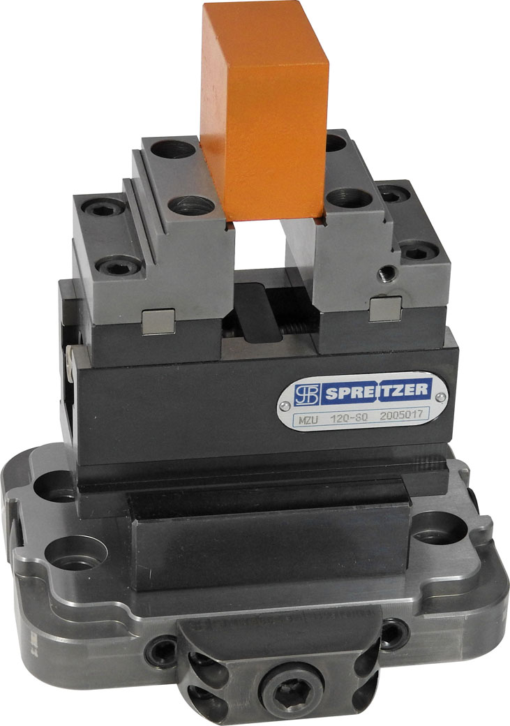 Mechanischer Zentrischspanner MZU 120-60 auf Wechselpalette WP