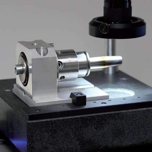 Präzisions-Dreheinheit PDE HSK 32 auf optischem Prüfplatz