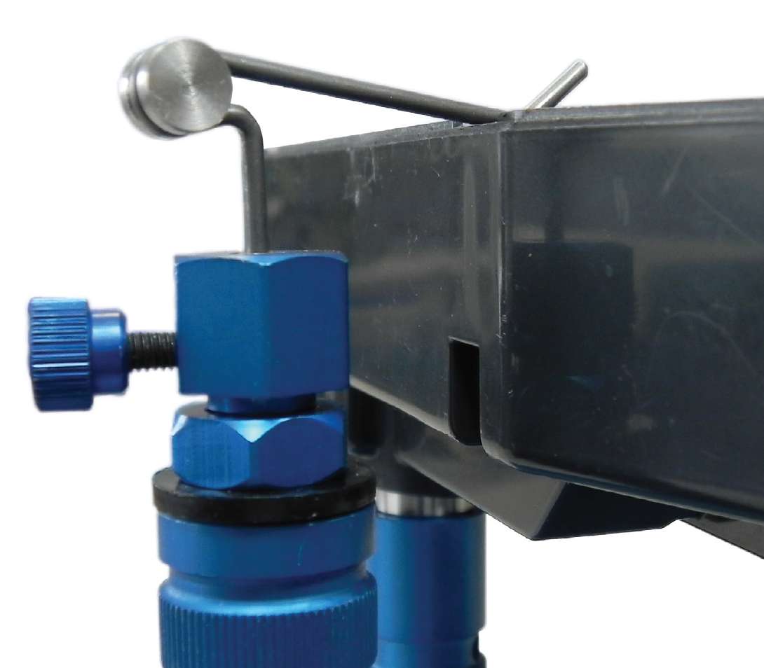 Aufbaubeispiel ALUMESS.junior mit Spannfederelement auf Stehbolzen