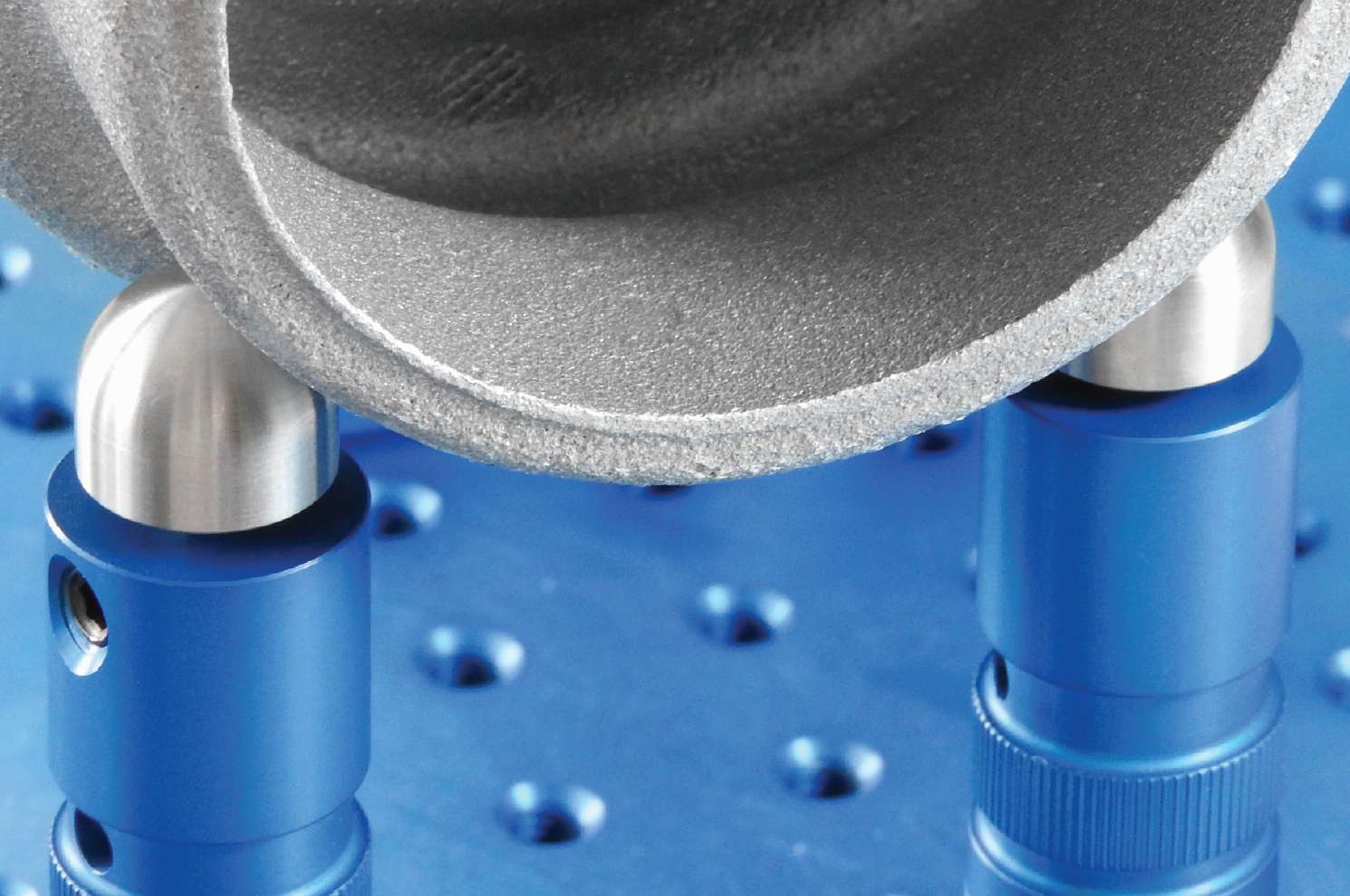 Aufbaubeispiel ALUMESS.junior Auflagebolzen Kugel