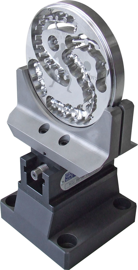 Mechanischer Zentrischspanner MZU 80-36 mit Sonderbacken auf Unterbau