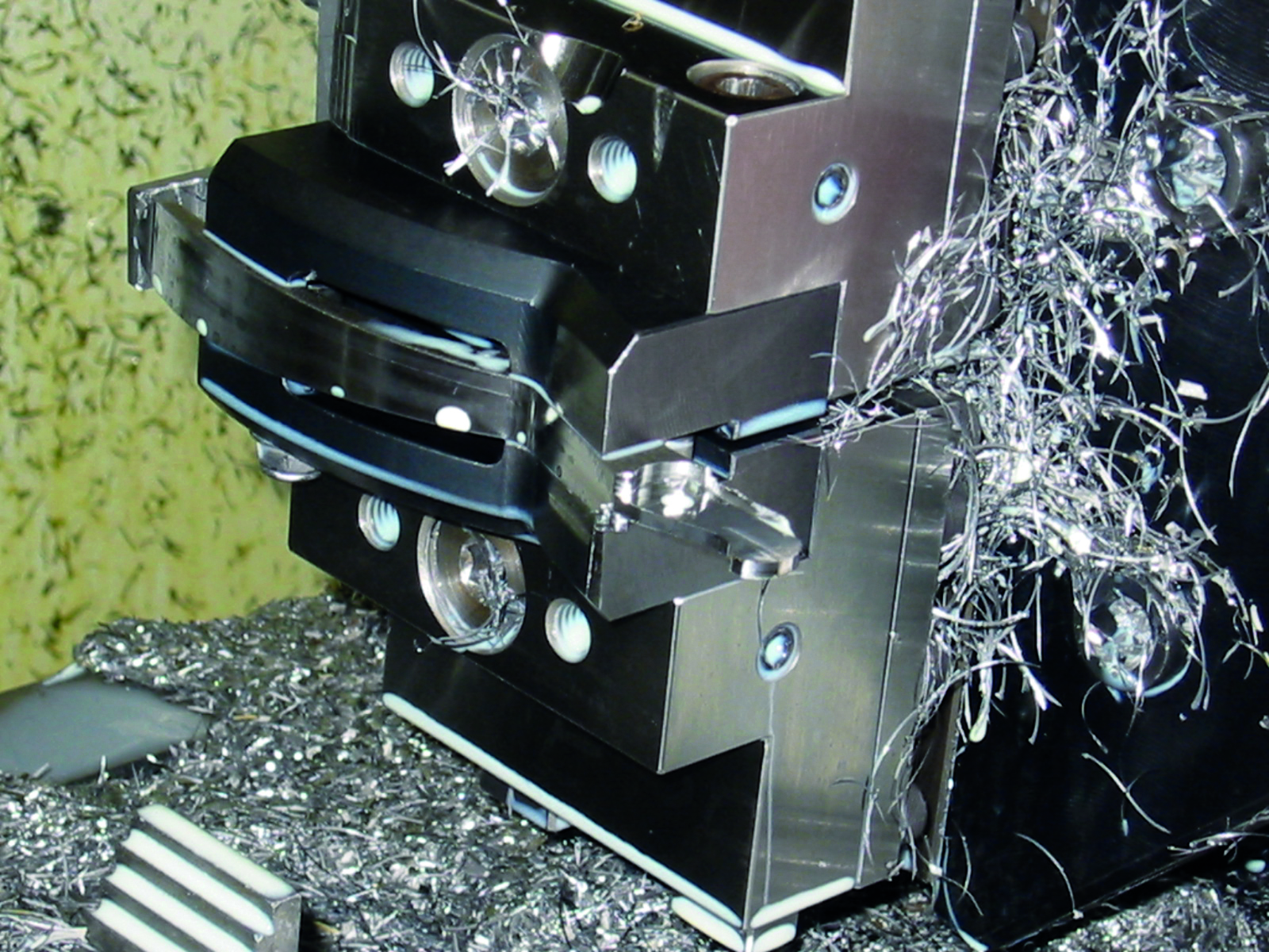 Mechanischer Zentrischspanner MZS 180-80 B mit Sonderbacken