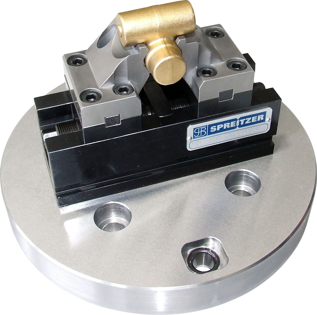 Mechanischer Zentrischspanner MZU 170-60 mit kundenspezifischen Prismenbacken