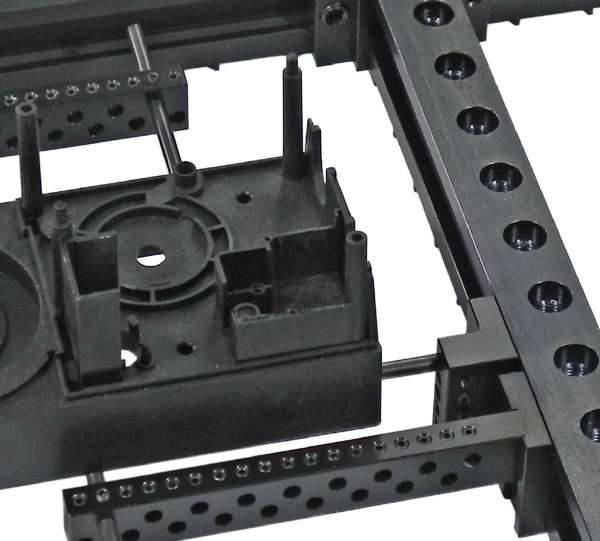ALUMESS.optic Aufbaubeispiel Stiftaufnahmen mit Aufnahmestiften in den Führungsnuten der Grundleisten