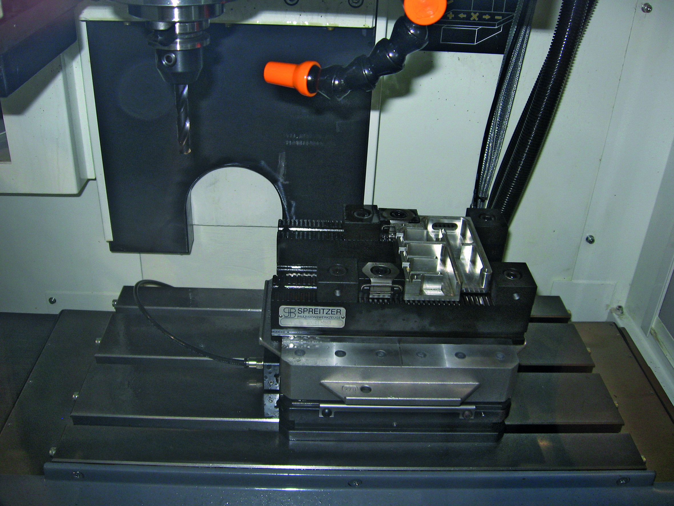 Zwei Mehrfachspannsysteme MMS 260-50-1 auf Palettiersystem