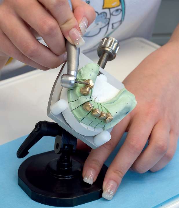 Universalspanner US im Dentallabor