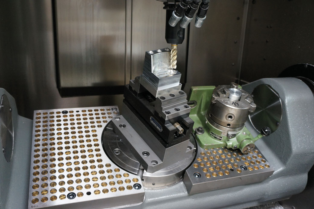 Mechanischer Zentrischspanner MZU 220-80 auf Unterbau